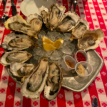品川の「グランド・セントラル・オイスター・バー」で牡蠣を食べる。